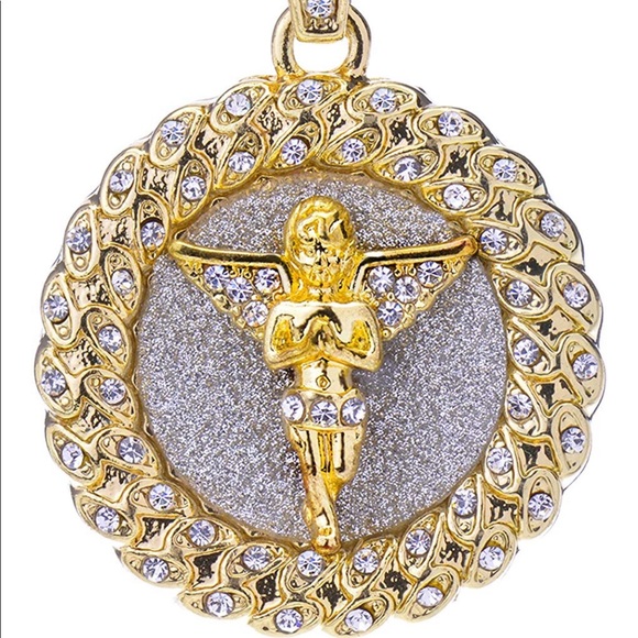 14 K Gold Plated Angel Round Pendant Chain 24in - Picture 1 of 4